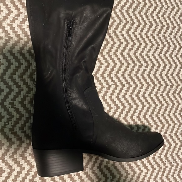 NWOB. Black over the knee boots - Picture 3 of 3